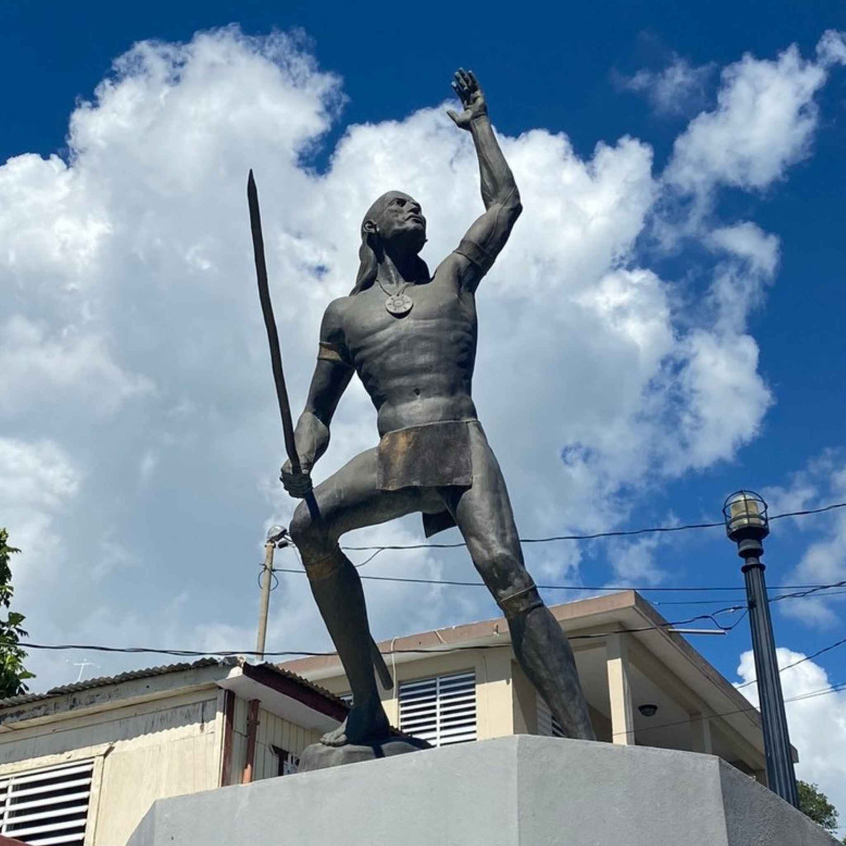 Monumento a Agueybana El Bravo en Guayanilla.