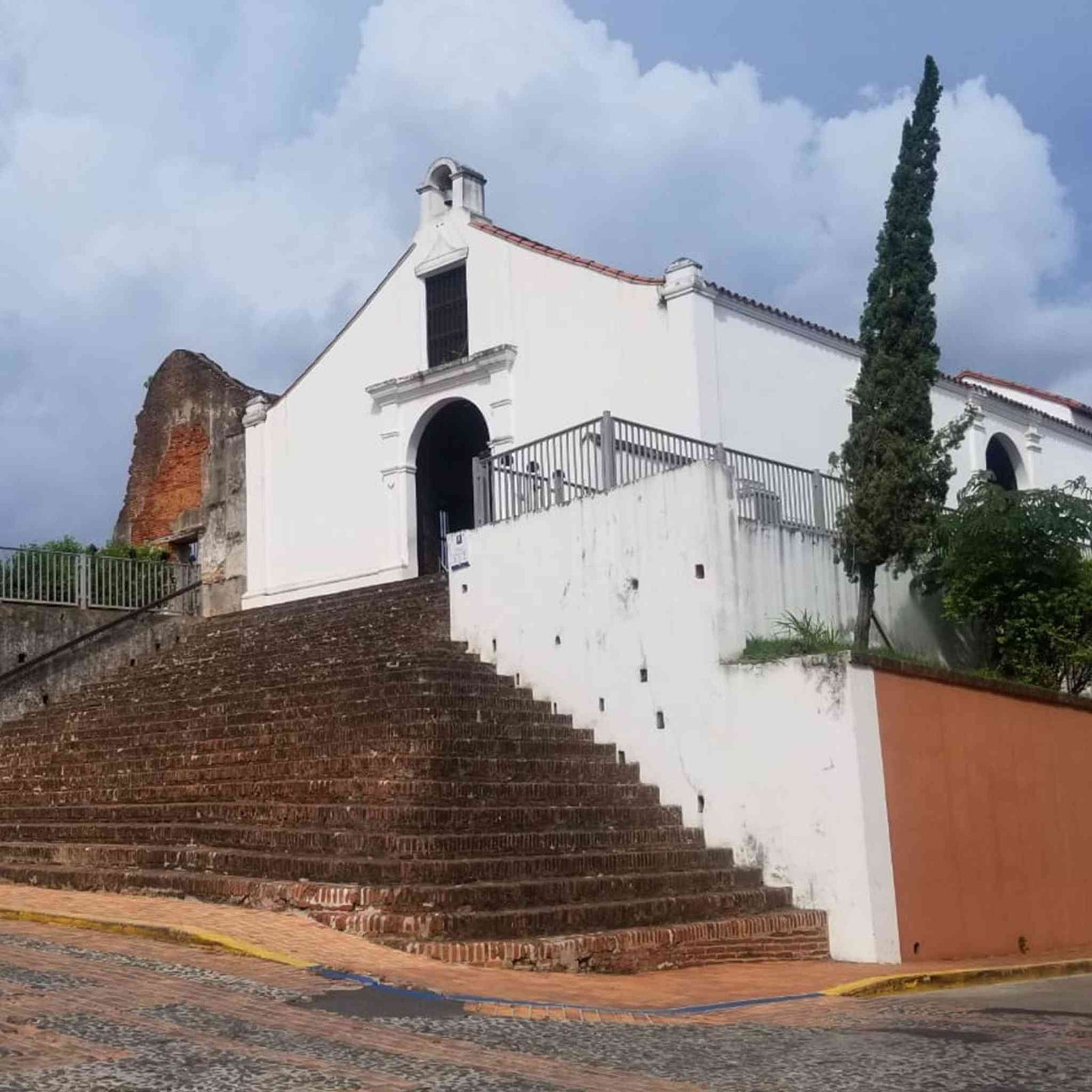 Iglesia Porta Coeli en San German.