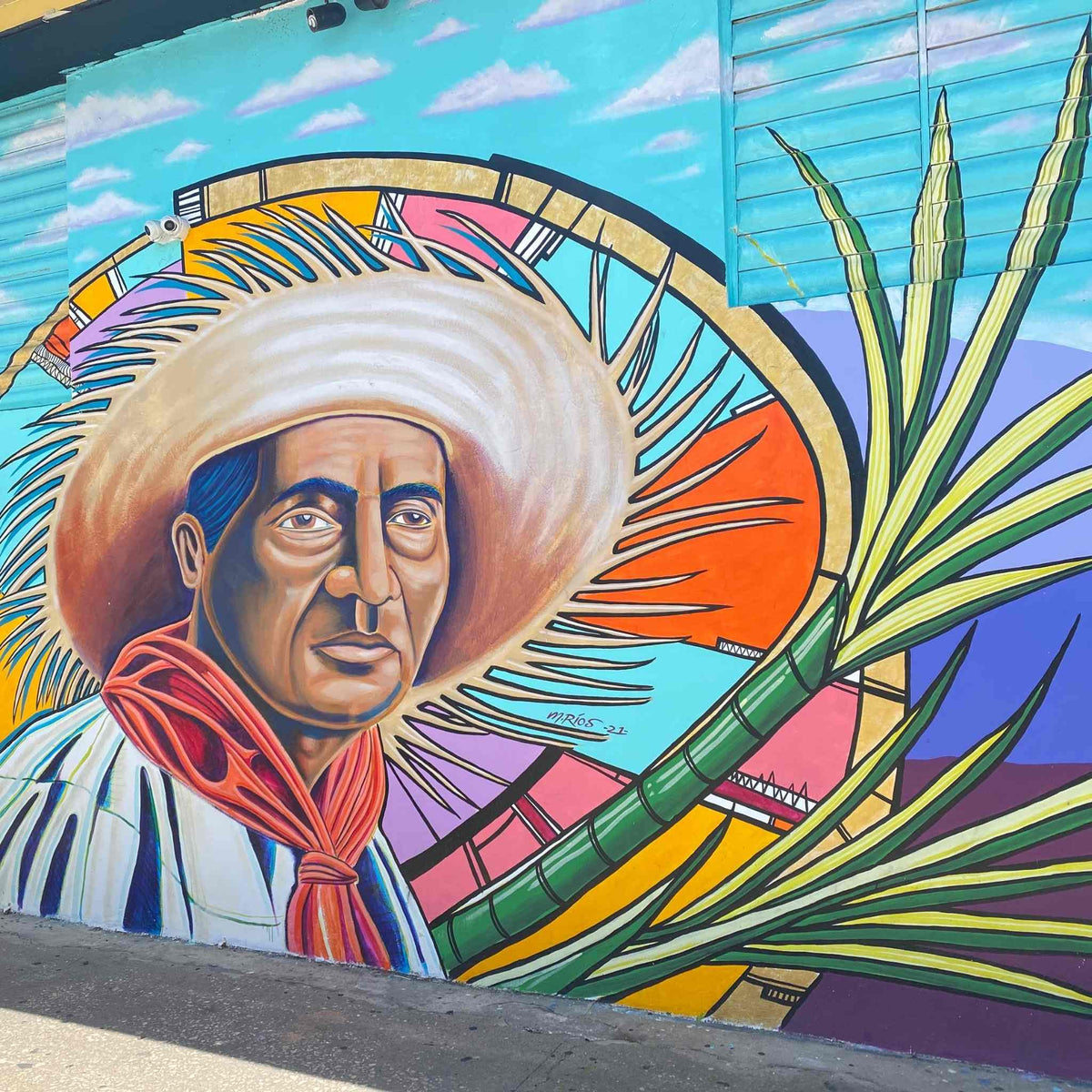 Uno de los murales en Arecibo.